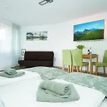 Appartement Relax - Allgaeu I Berge I Familien I Paare I Business I Wellness I Wlan I Parkplatz *